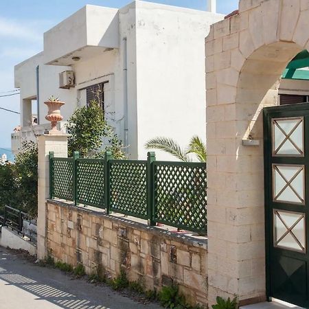 Evelia Apartment Γαλατάς Εξωτερικό φωτογραφία