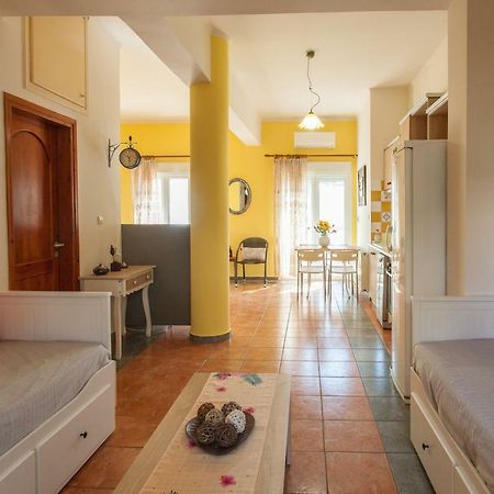 Evelia Apartment Γαλατάς Εξωτερικό φωτογραφία
