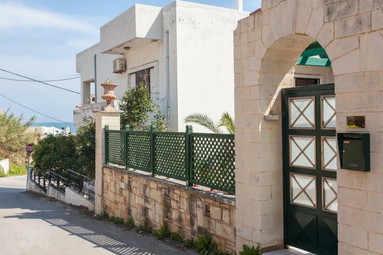 Evelia Apartment Γαλατάς Εξωτερικό φωτογραφία