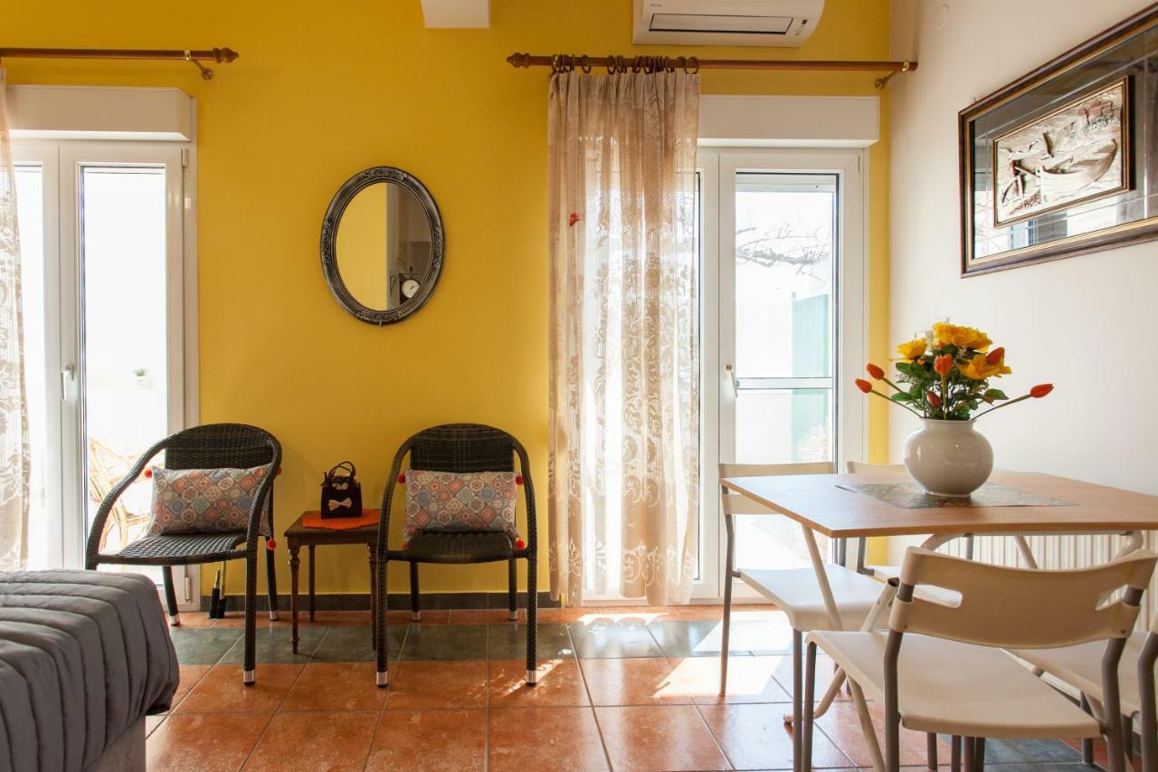 Evelia Apartment Γαλατάς Εξωτερικό φωτογραφία